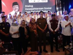 *Mensos Gus Ipul Sapa Siswa Sekolah Rakyat di Sumedang*
