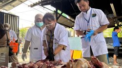 Suku Dinas KPKP Jakut Pastikan Daging Kurban Aman Konsumsi