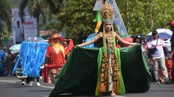 Pawai Pembangunan Meriahkan HUT Kemerdekaan RI di Sumedang