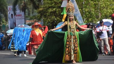 Pawai Pembangunan Meriahkan HUT Kemerdekaan RI di Sumedang